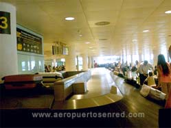 Cinta o carrousel de recogida de equipaje aeropuerto de Barcelona