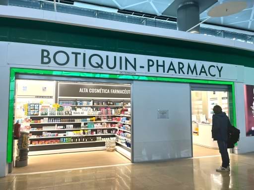 Nueva farmacia en la zona de embarque T123