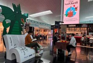 Sant Jordi y el Drac, en el aeropuerto de Barcelona