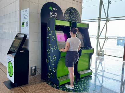 zonas de gaming para que los pasajeros tengan una mayor oferta de entretenimiento junto a las puertas de embarque