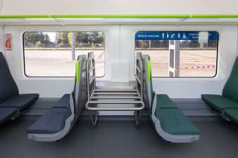 Fotos de asientos del nuevo tren al aeropuerto de Alstom